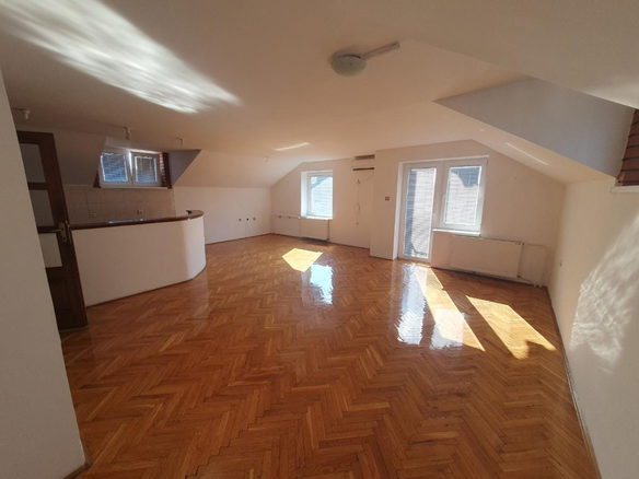 Lokal Izdavanje Novi Sad  362 m2