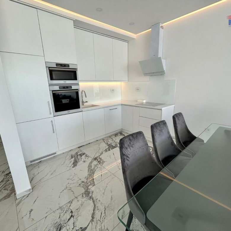 Kuća Izdavanje Novi Sad  180 m2