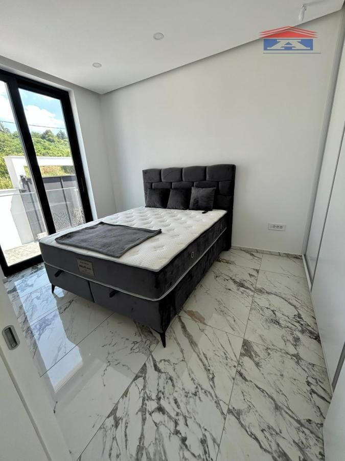 Kuća Izdavanje Novi Sad Kuća Izdavanje Novi Sad 180 m2
