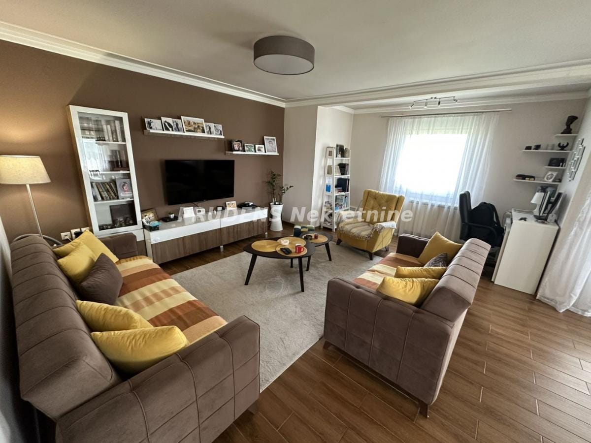 Kuća Prodaja Beograd Kuća Prodaja Beograd Dobanovci 110 m2