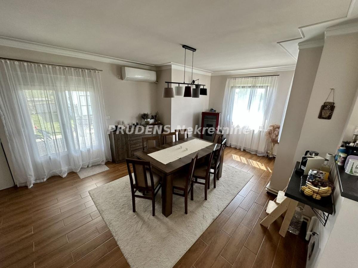 Kuća Prodaja Beograd Kuća Prodaja Beograd Dobanovci 110 m2