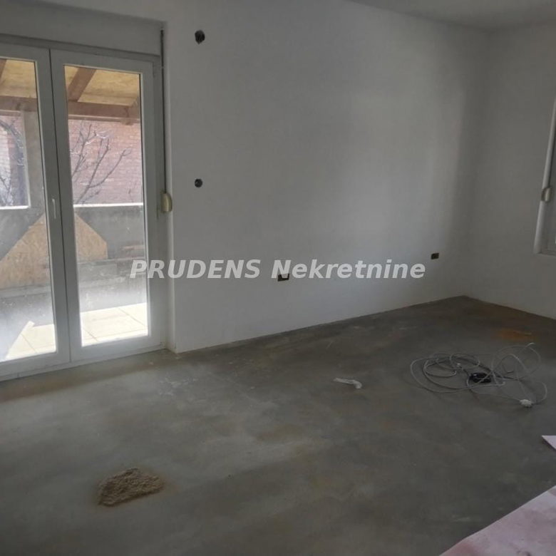 Kuća Prodaja Beograd  281 m2