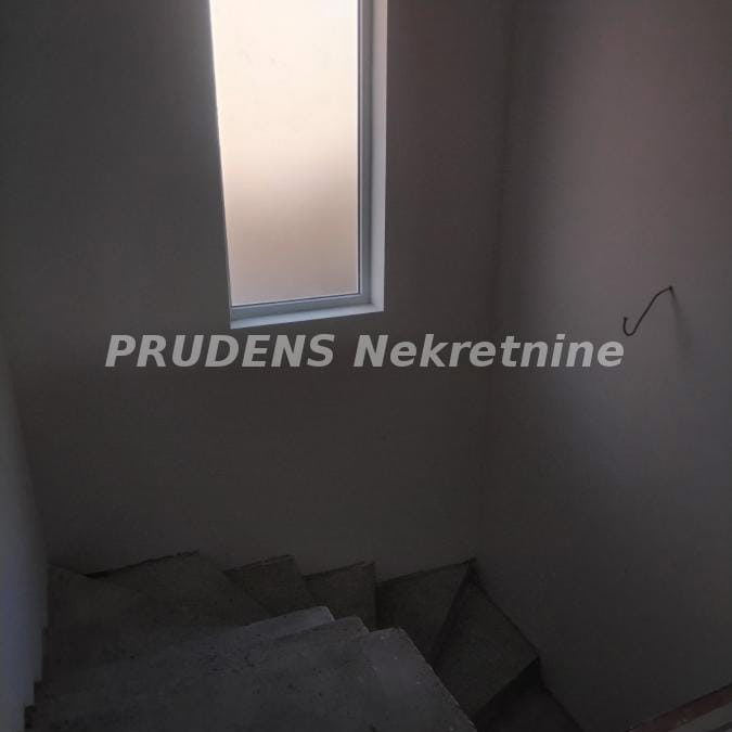 Kuća Prodaja Beograd  281 m2