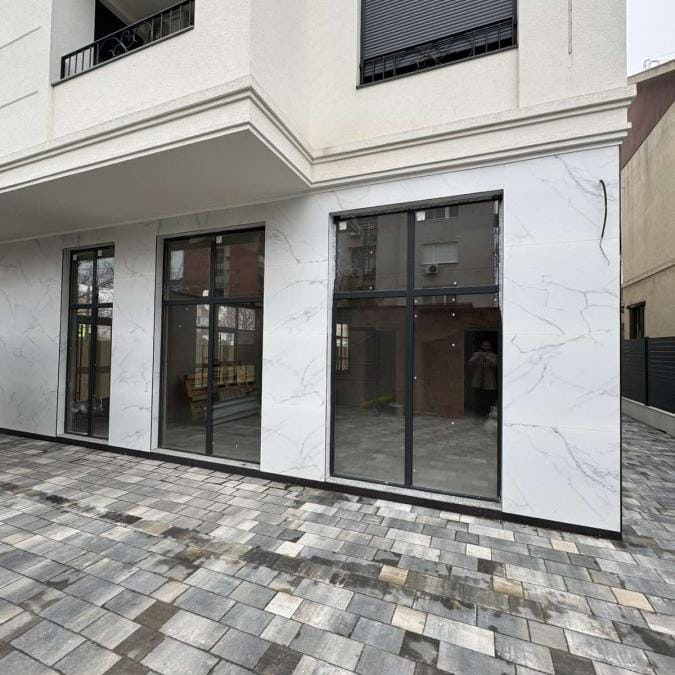 Lokal Izdavanje Novi Sad  220 m2