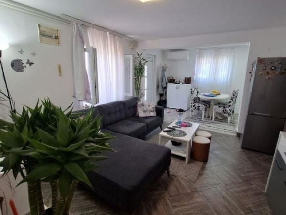 Kuća Prodaja Beograd Sremčica 229 m2