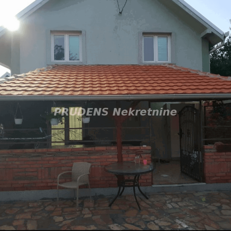 Kuća na prodaju, Surčin, Beograd, 465m², 765.000 €