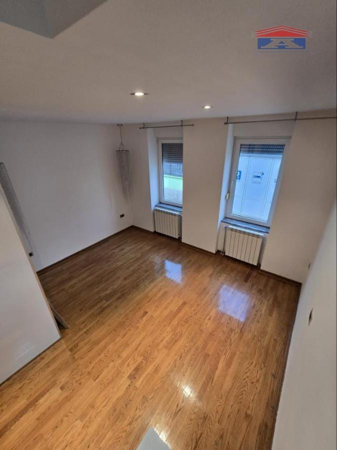 Lokal Izdavanje Novi Sad  119 m2