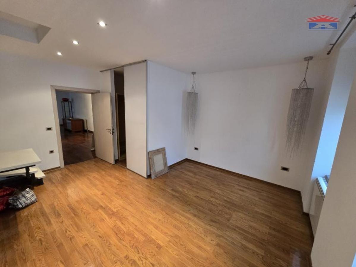 Lokal Izdavanje Novi Sad  119 m2