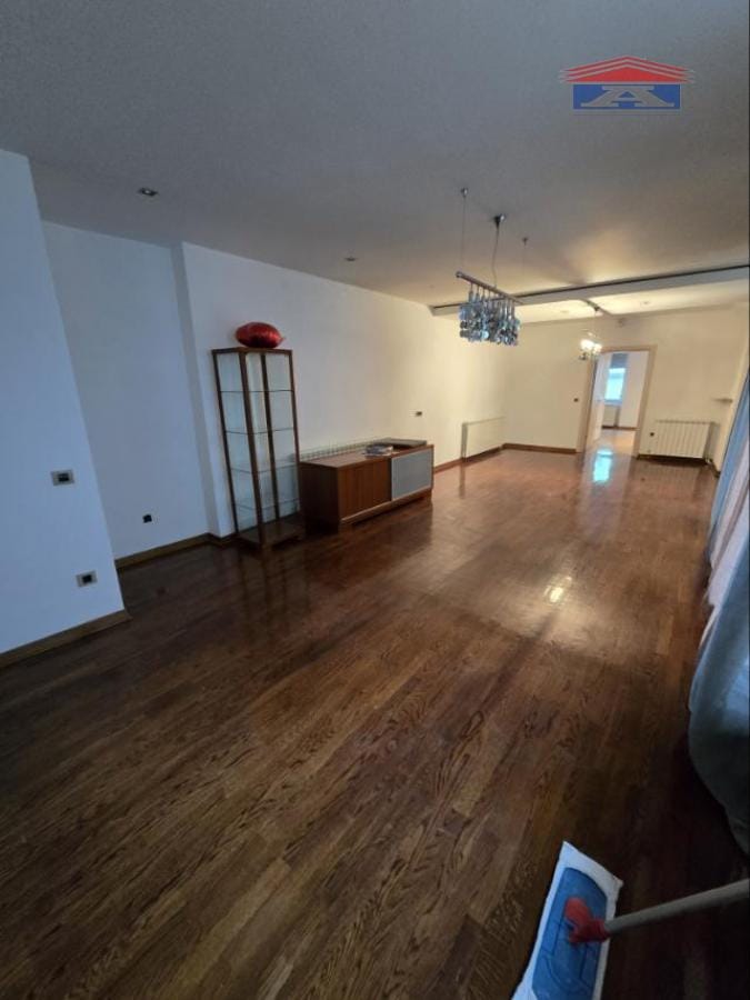 Lokal Izdavanje Novi Sad  119 m2