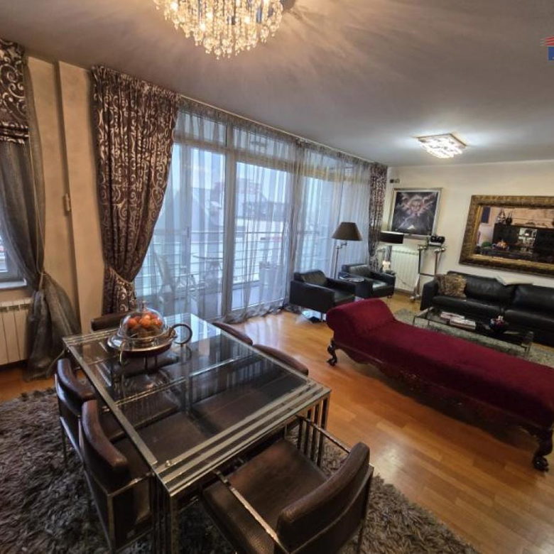 Stan Prodaja Novi Sad  131 m2