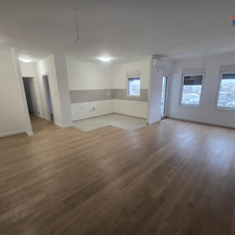 Stan Prodaja Novi Sad  129 m2