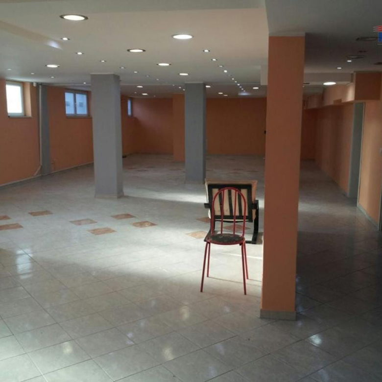 Lokal Prodaja Novi Sad  260 m2