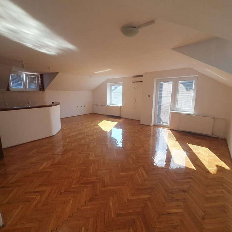 Kuća Prodaja Novi Sad  362 m2