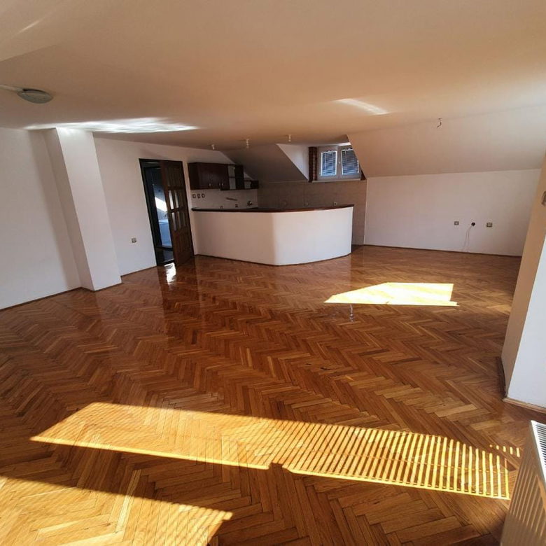 Kuća Prodaja Novi Sad  362 m2