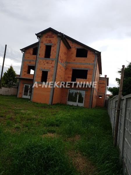 Kuća Prodaja Novi Sad Kuća Prodaja Novi Sad 900 m2