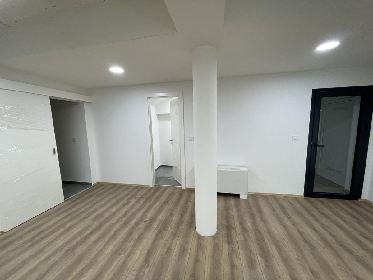 Lokal Prodaja Novi Sad  212 m2