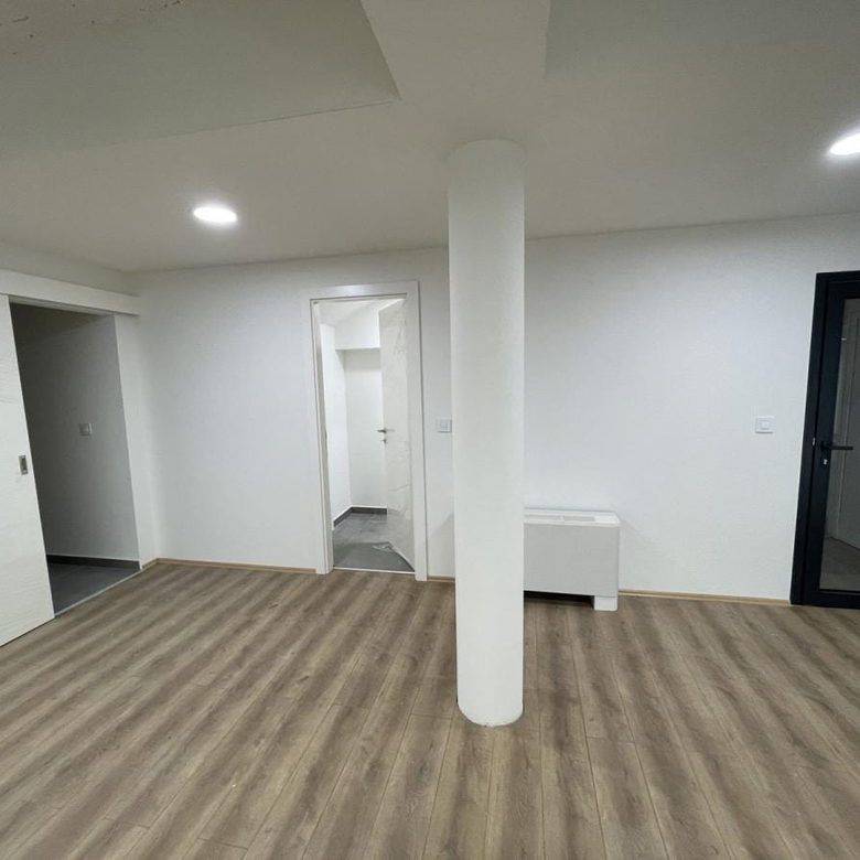 Lokal Prodaja Novi Sad  212 m2