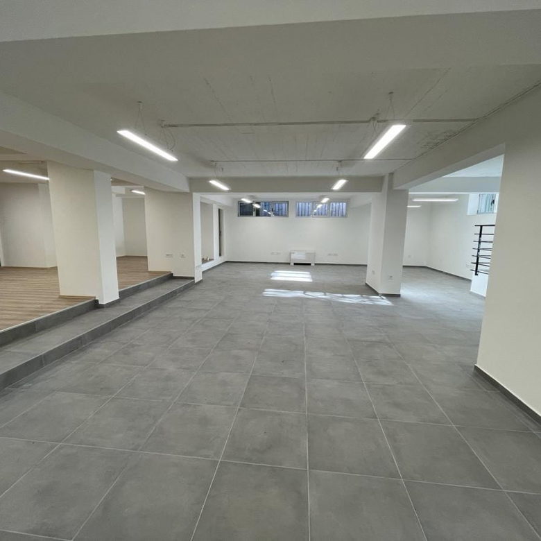 Lokal Prodaja Novi Sad  212 m2