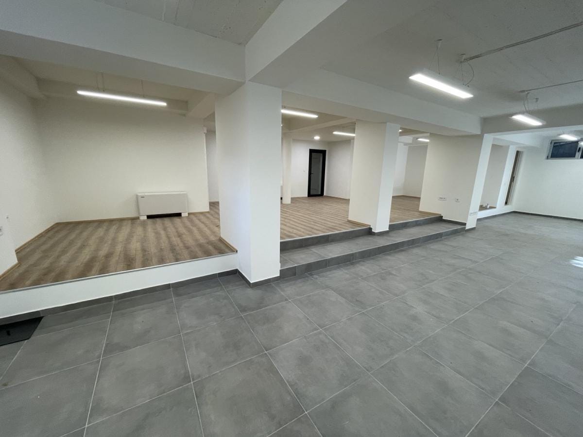 Lokal Prodaja Novi Sad  212 m2