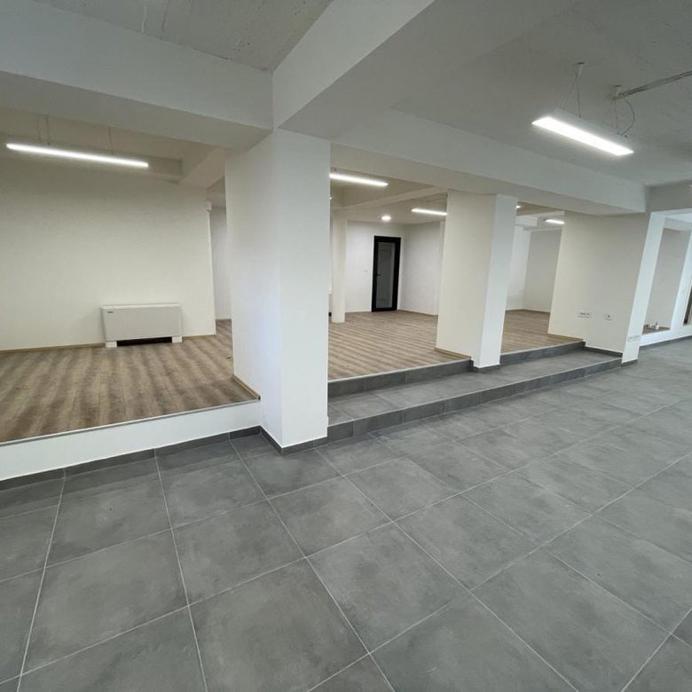 Lokal Prodaja Novi Sad  212 m2