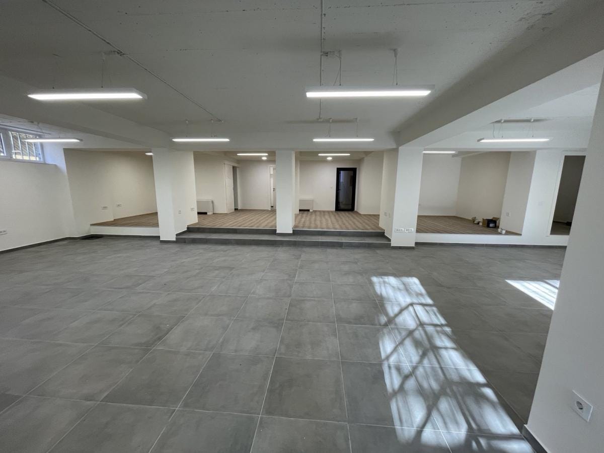 Lokal Prodaja Novi Sad  212 m2