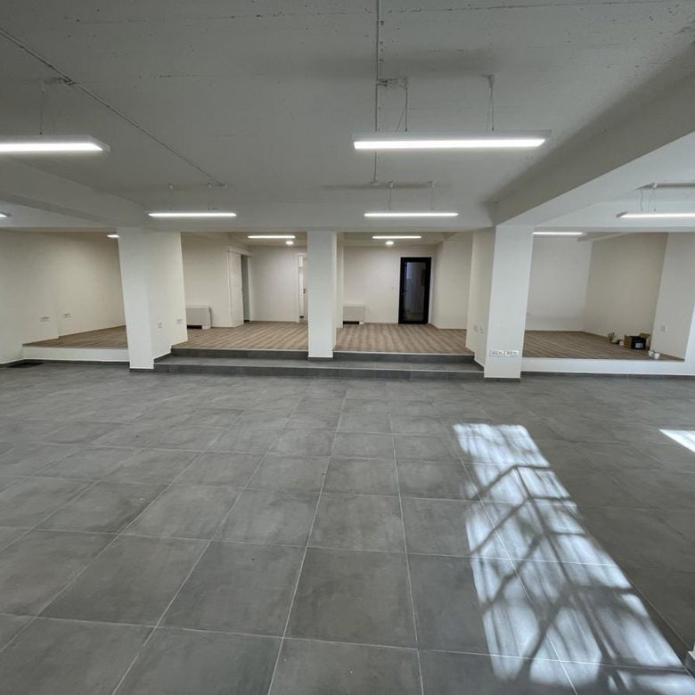 Lokal Prodaja Novi Sad  212 m2