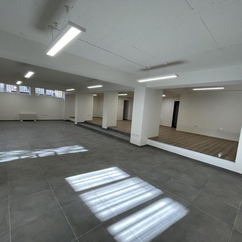 Lokal Prodaja Novi Sad  212 m2