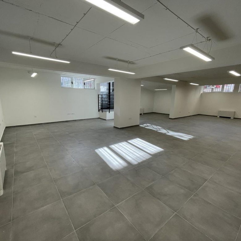 Lokal Prodaja Novi Sad  212 m2
