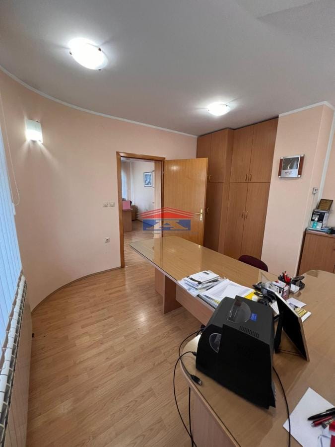Lokal Izdavanje Novi Sad Lokal Izdavanje Novi Sad 180 m2