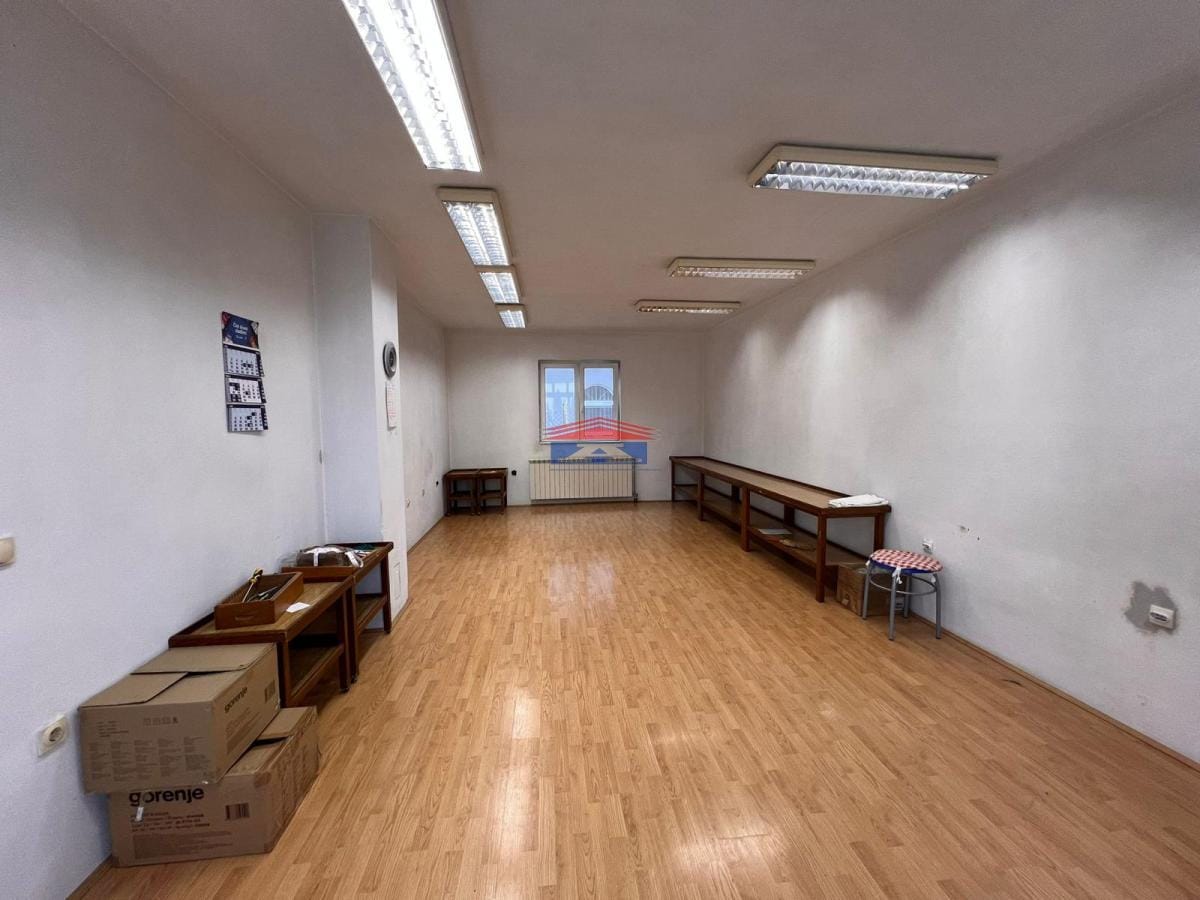 Lokal Izdavanje Novi Sad Lokal Izdavanje Novi Sad 180 m2