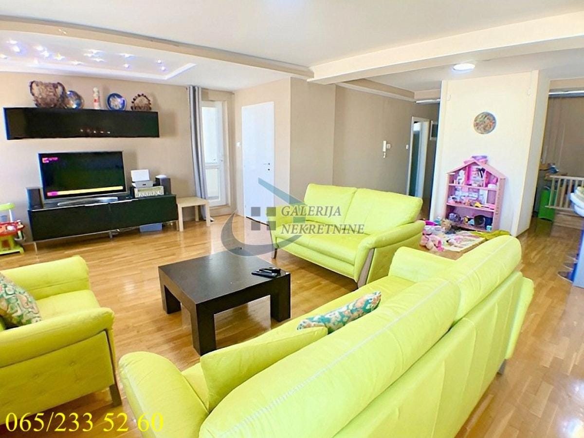 Stan Prodaja Beograd Đeram 157 m2