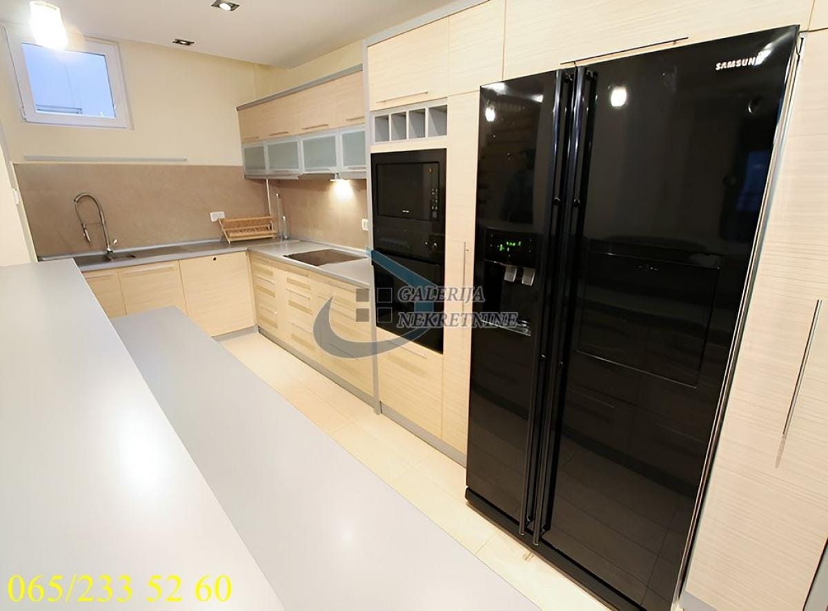 Stan Prodaja Beograd Đeram 157 m2
