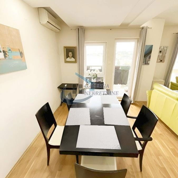 Stan Prodaja Beograd Đeram 157 m2