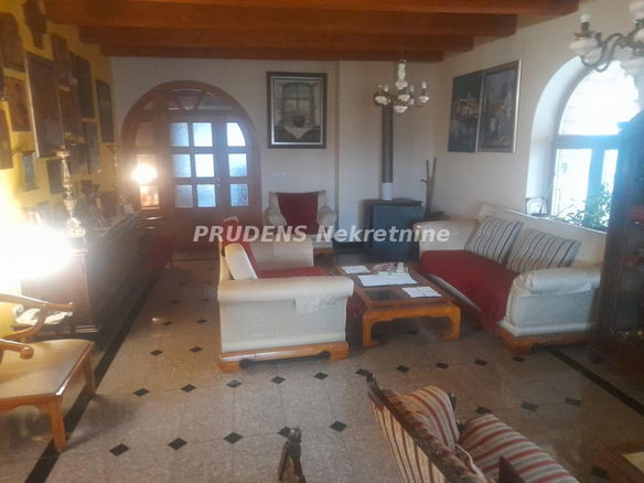 Kuća Prodaja Beograd  190 m2