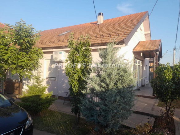 Kuća Prodaja Beograd  243 m2