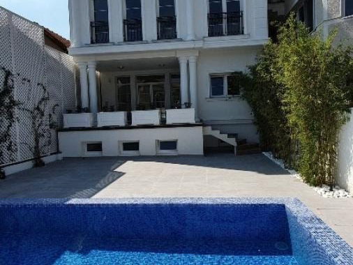 Kuća Izdavanje Beograd Golf Naselje 500 m2