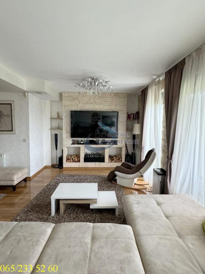 Stan Prodaja Beograd Skojevsko Naselje 270 m2