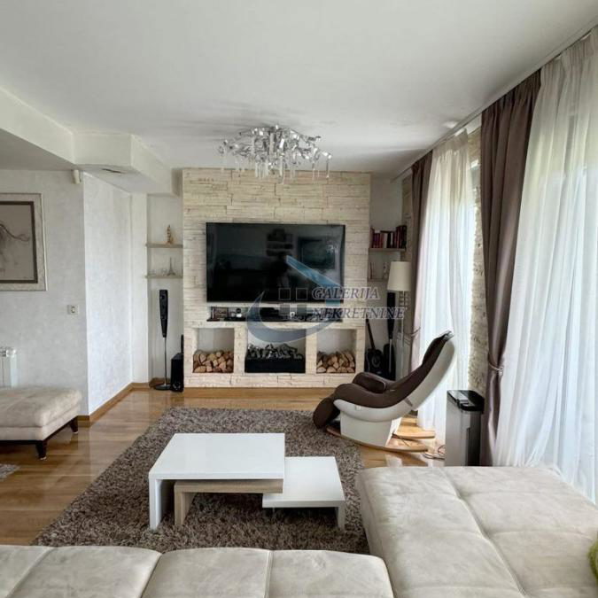 Stan Prodaja Beograd Skojevsko Naselje 270 m2