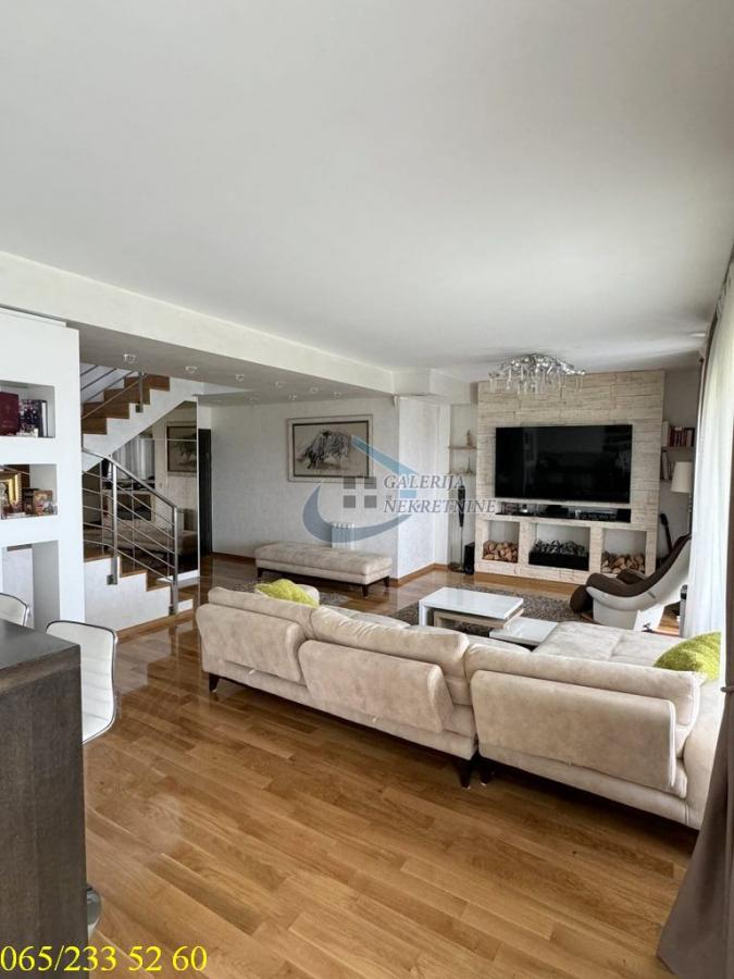 Stan Prodaja Beograd Skojevsko Naselje 270 m2