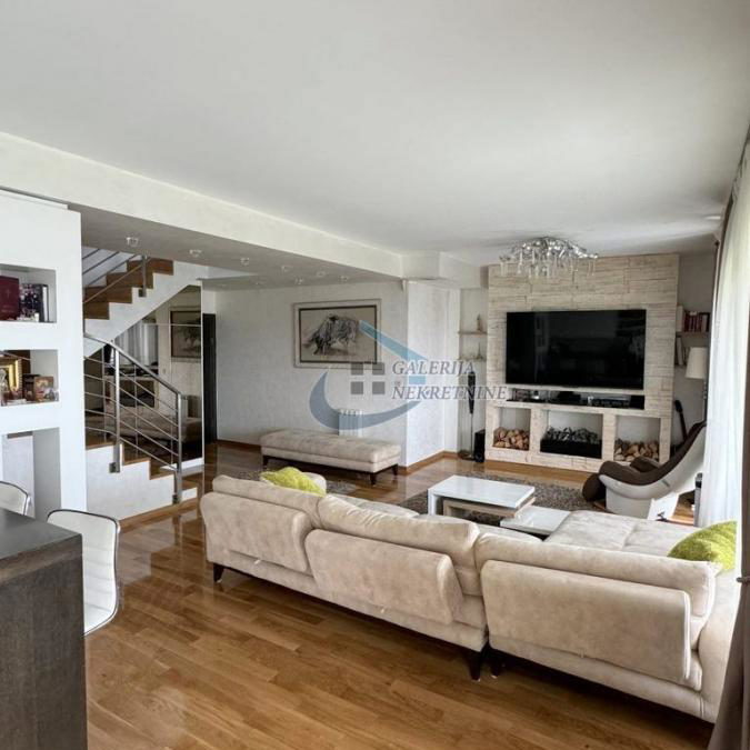 Stan Prodaja Beograd Skojevsko Naselje 270 m2