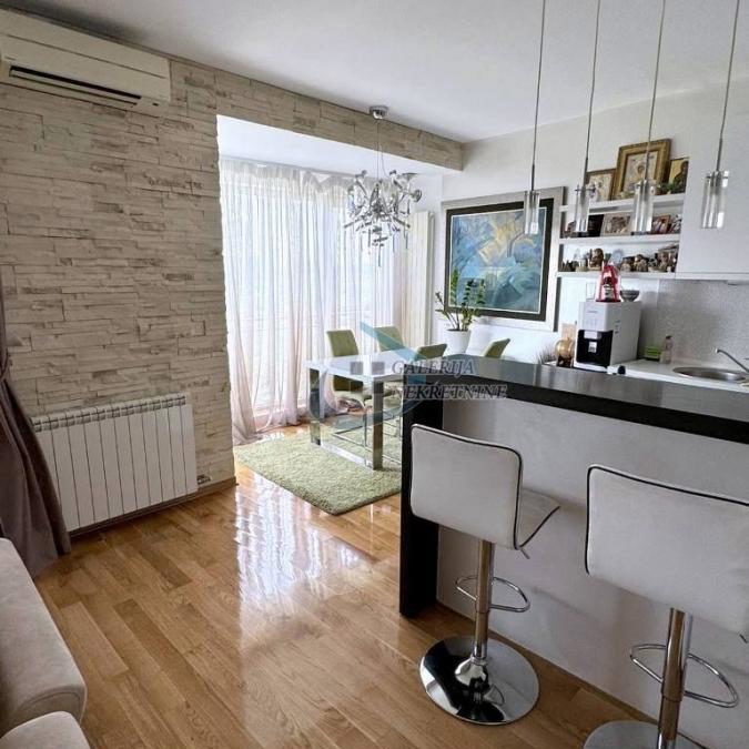 Stan Prodaja Beograd Skojevsko Naselje 270 m2