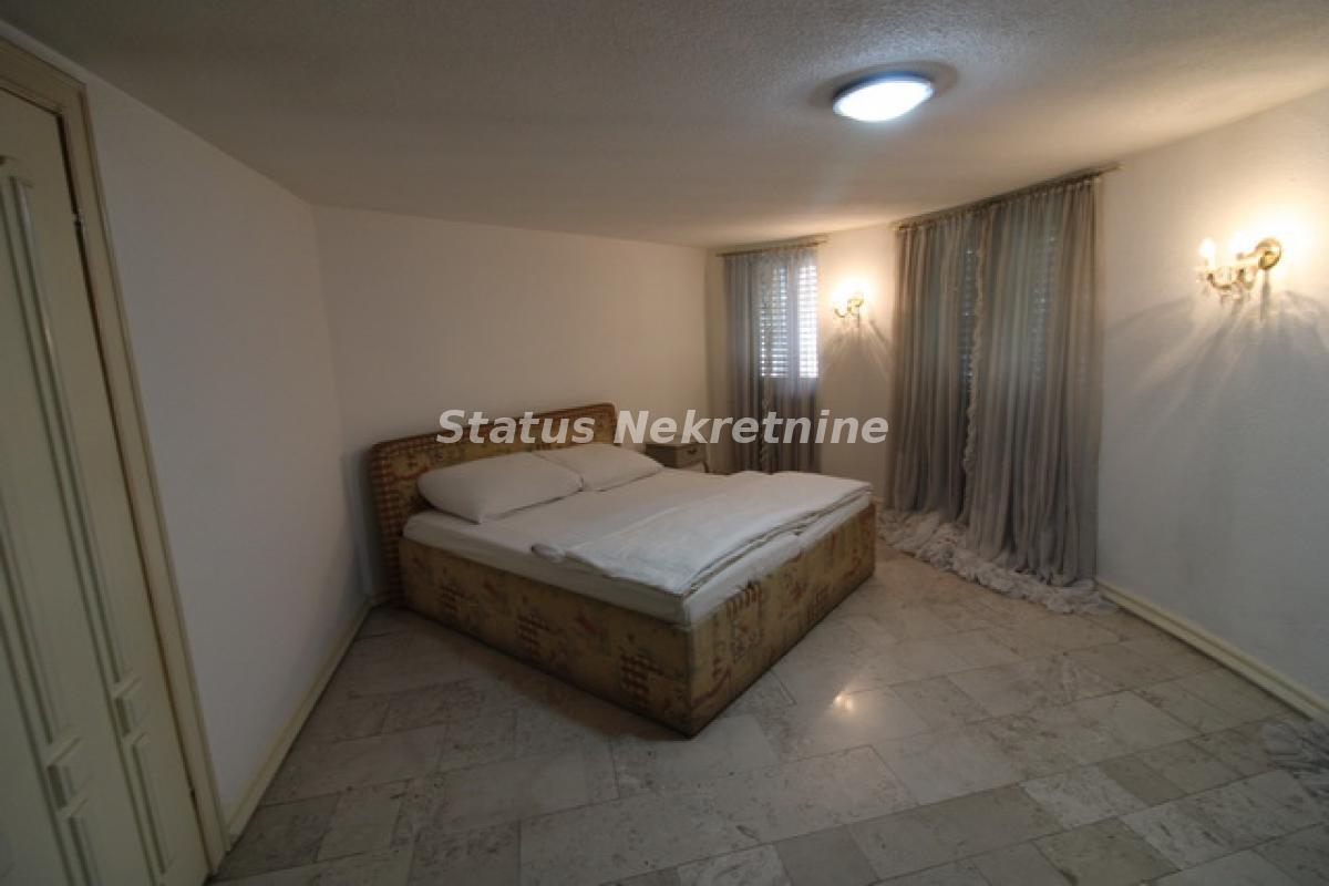 Kuća Prodaja Sremska Mitrovica  416 m2