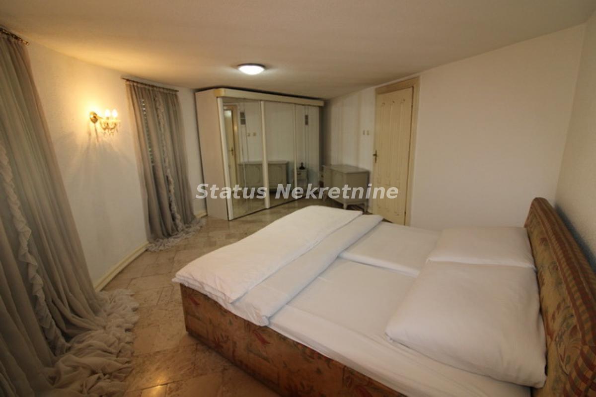 Kuća Prodaja Sremska Mitrovica  416 m2