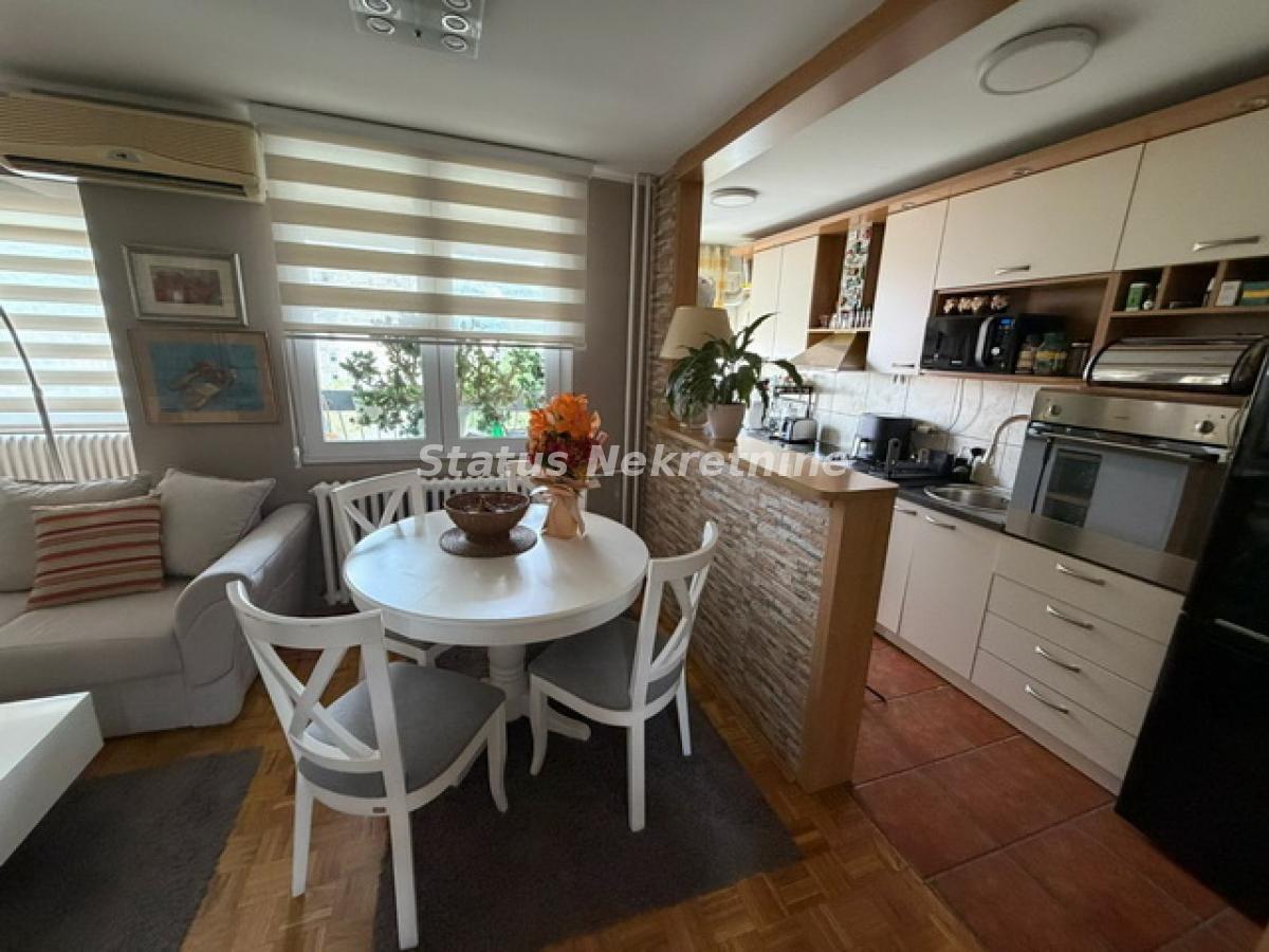 Stan Prodaja Novi Sad  76 m2