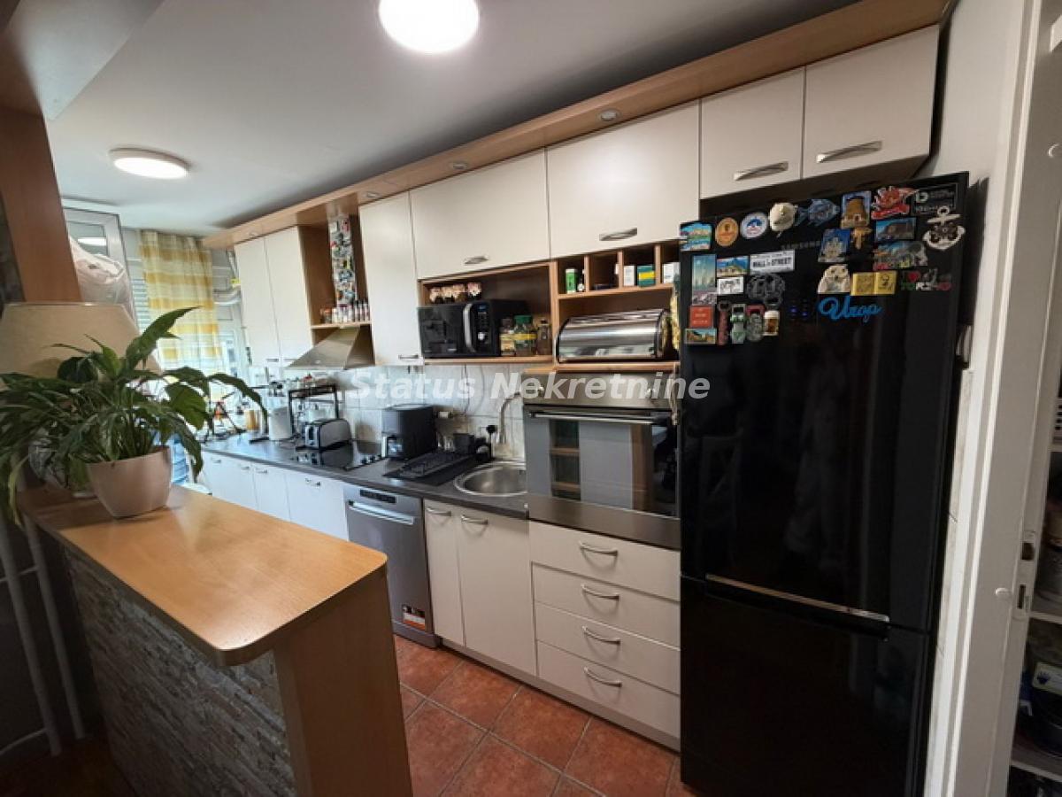 Stan Prodaja Novi Sad  76 m2