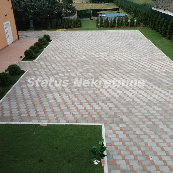 Lokal Izdavanje Novi Sad  300 m2