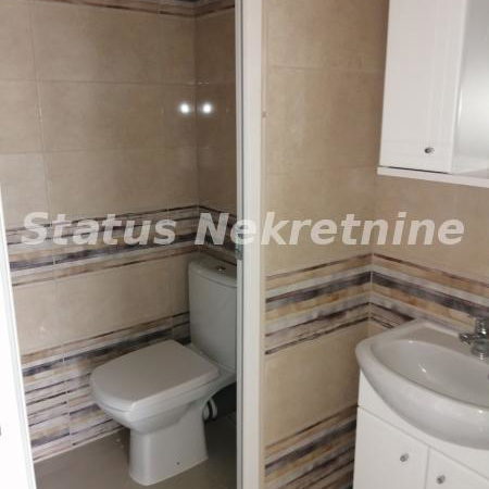 Lokal Izdavanje Novi Sad  300 m2