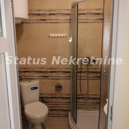 Lokal Izdavanje Novi Sad  300 m2