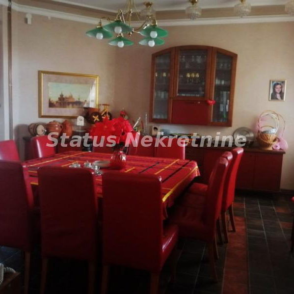 Kuća Prodaja Novi Sad  600 m2