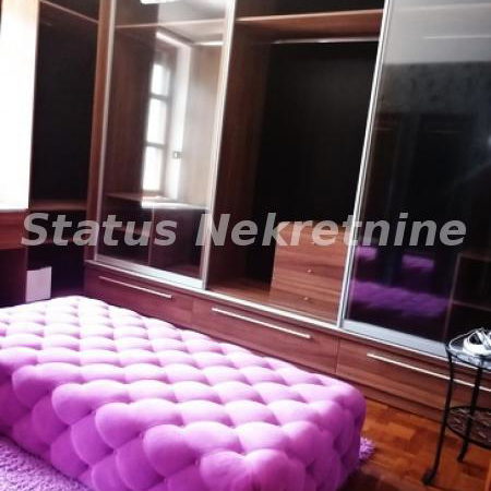 Kuća Prodaja Novi Sad  600 m2